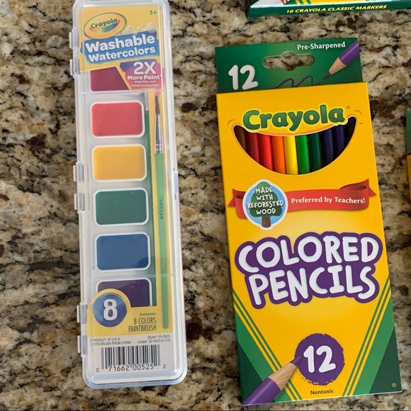 Crayola Bundle - colored pencils paint markers crayons - Picture 4 of 6